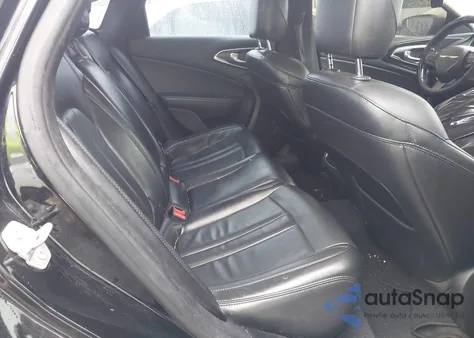 2015 Chrysler 200 C из США, поврежденный, VIN 1C3CCCCB6FN670980